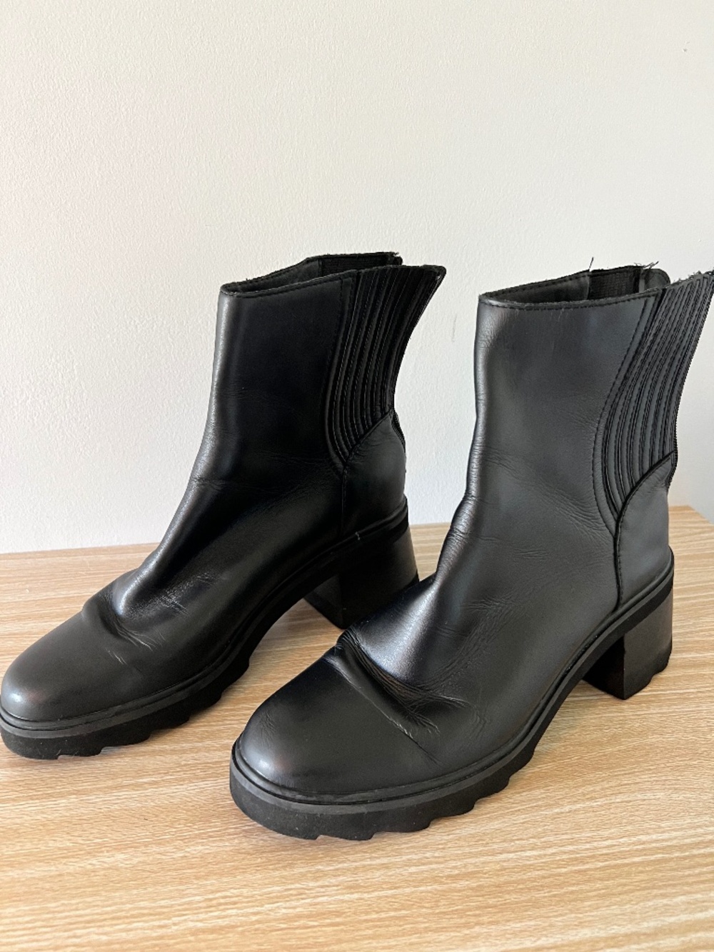 Dolce Vita Black Leather Lug Sole Block Heel Ankle Boots Size 9.5